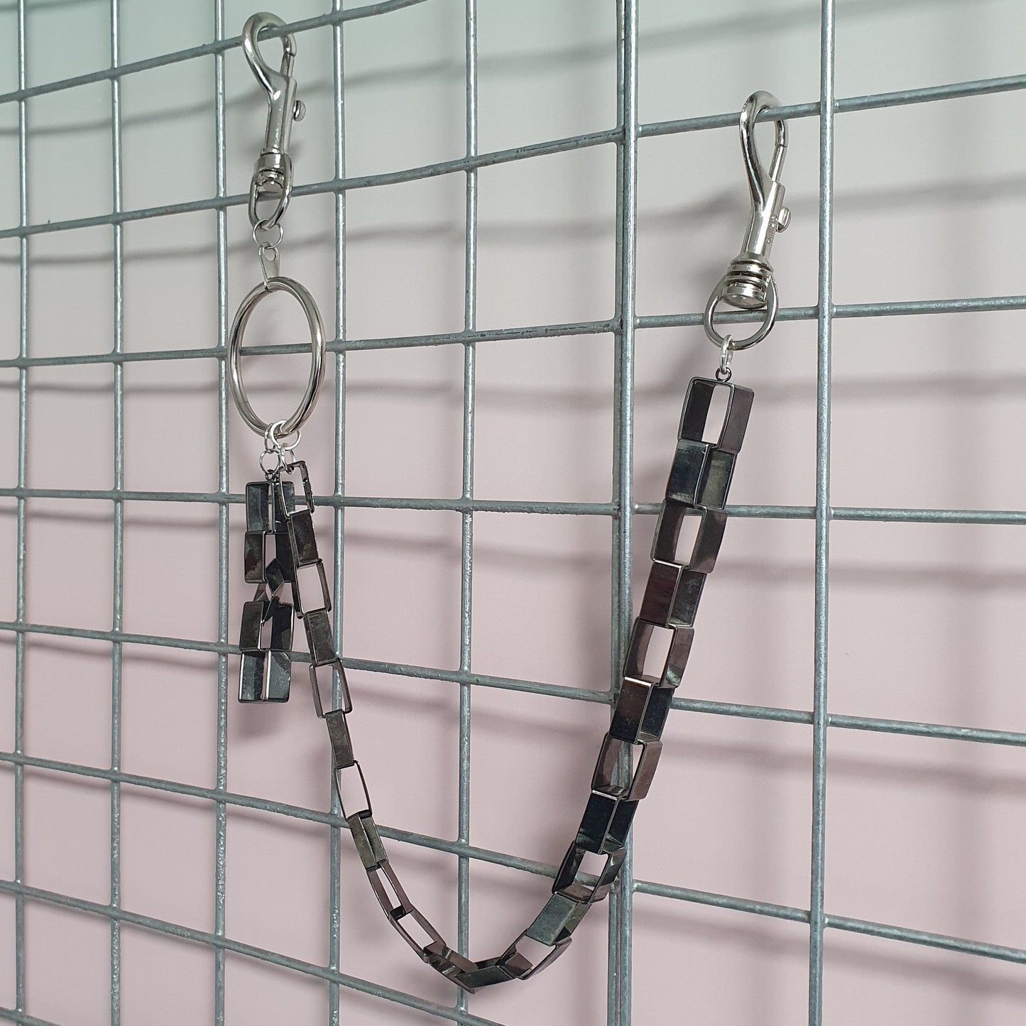 The Square Link Wallet Chain- 19" - Gun Metal Grey
