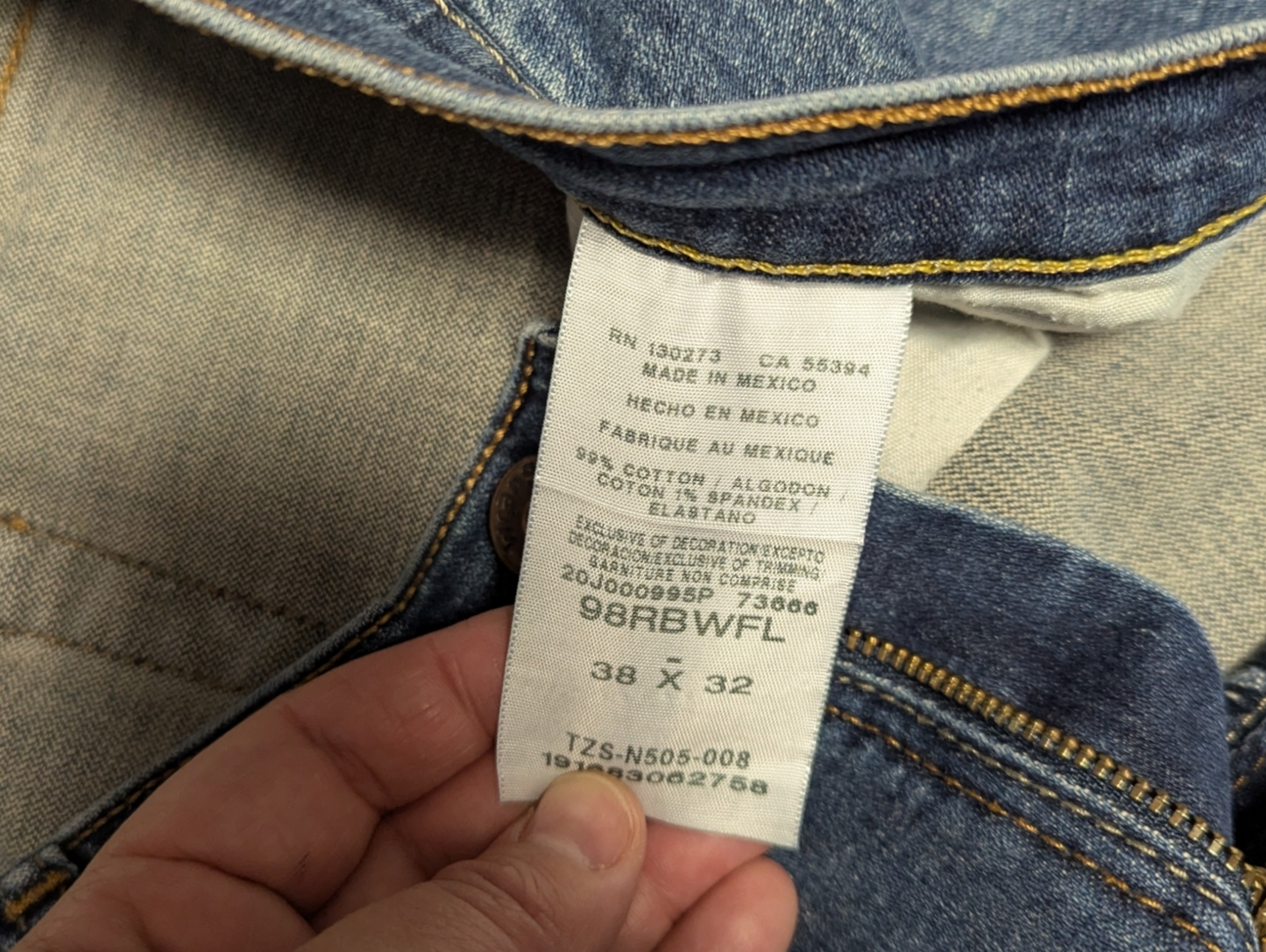 Wrangler Relaxed Bootcut Blue Faded Jeans 38" Waist