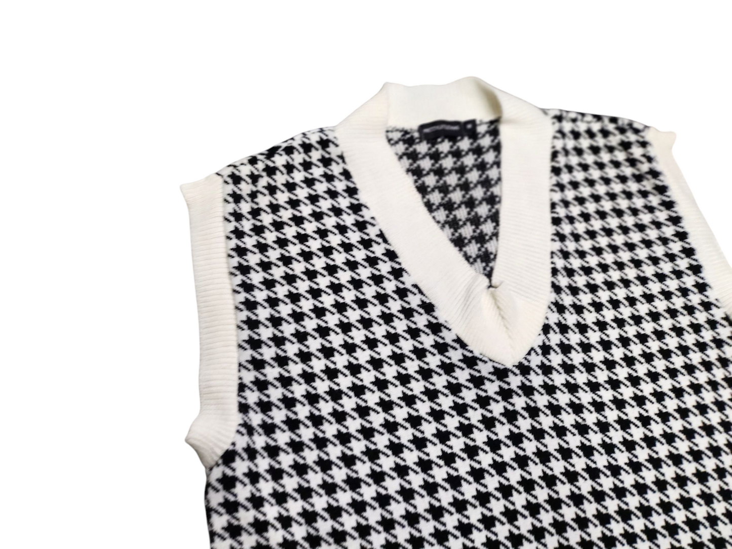 Preloved - PLT - Dogtooth Black & White Vest - Tank Top - V-Neck -  Medium